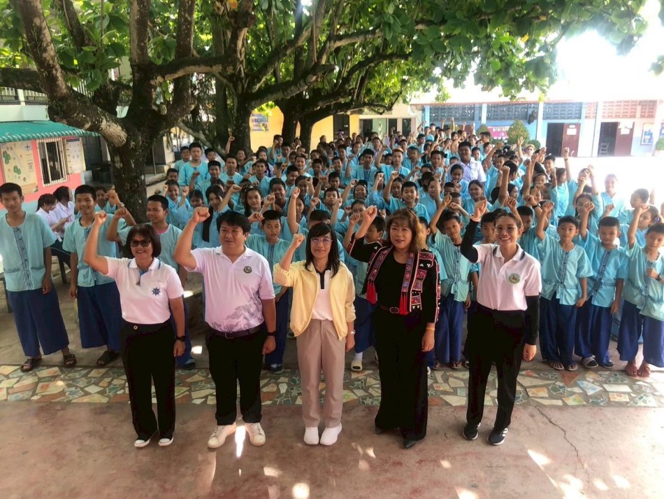 งานสาธารณสุขและสิ่งแวดล้อม สำนักปลัด องค์การบริหารส่วนตำบลโป่งน้ำร้อน จัดโครงการรณรงค์ป้องกันและแก้ไขปัญหายาเสพติด ประจำปี พ.ศ. 2569  ณ โรงเรียนบ้านต้นผึ้ง ตำบลโป่งน้ำร้อน อำเภอฝาง จังหวัดเชียงใหม่ 